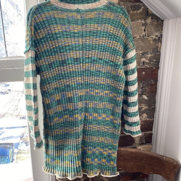 Free People sweater short romper.  Washed never worn. - Picture 5 of 7